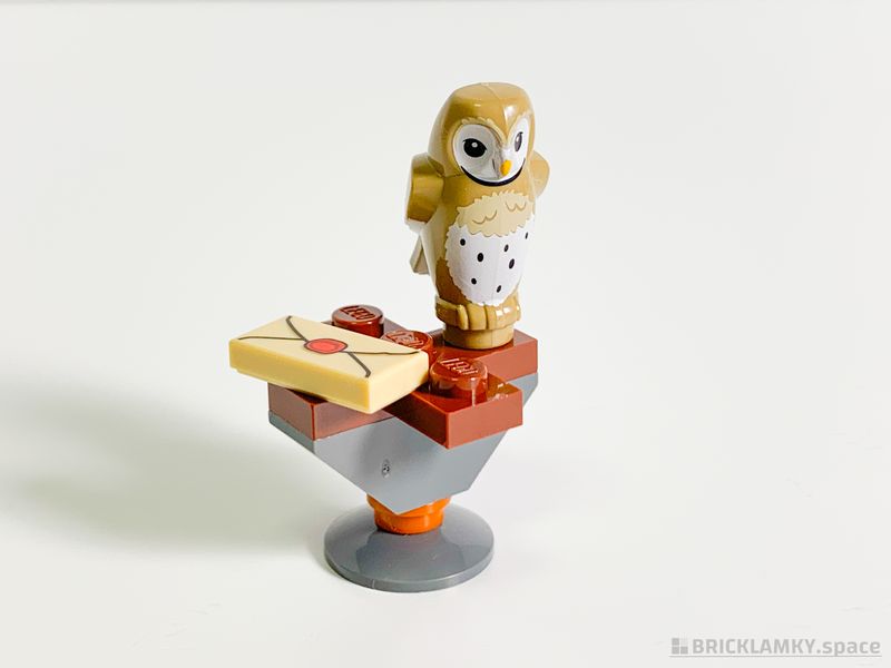 「レゴ（LEGO）ハリーポッター 30392 ハーマイオニーの勉強机」のサイドテーブルとフクロウ