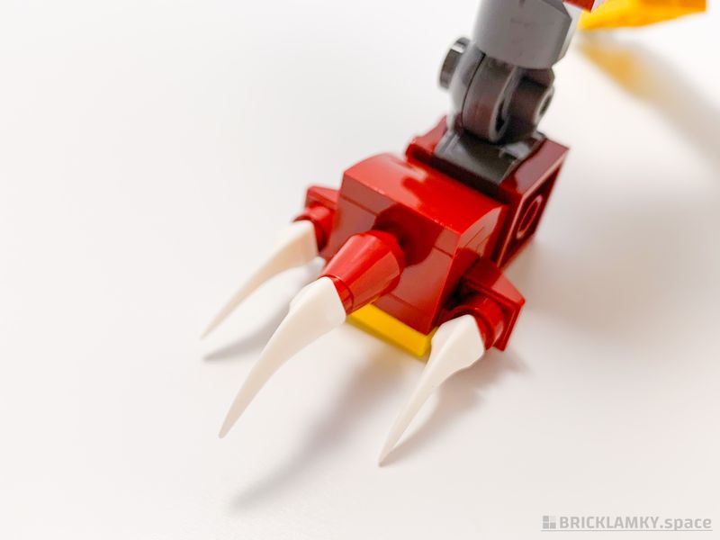 「レゴ クリエイター ファイヤー・ドラゴン 31102」の脚のカギ爪