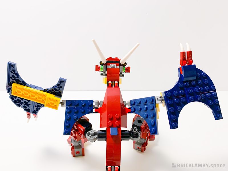 「レゴ クリエイター ファイヤー・ドラゴン 31102」のドラゴンの羽の動き
