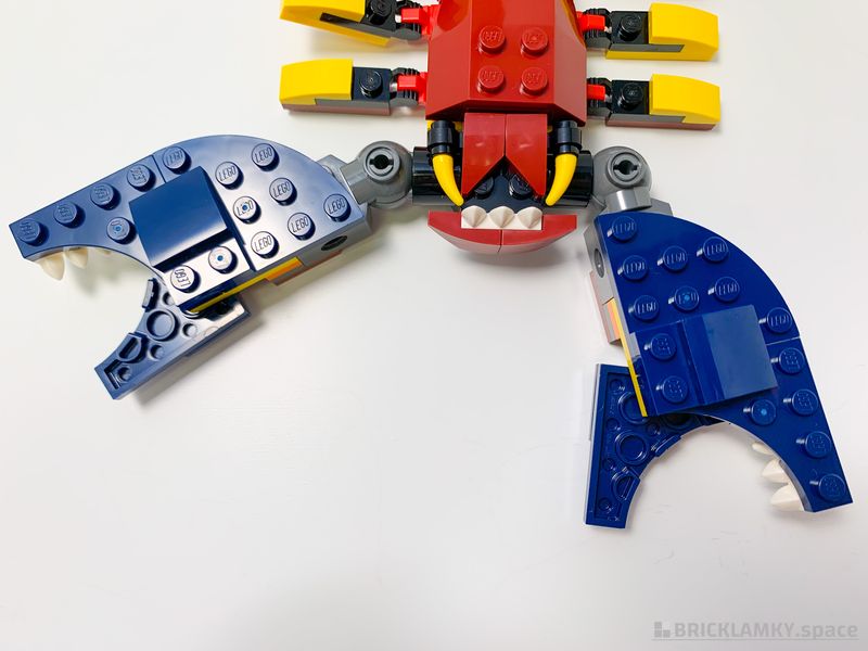 「レゴ クリエイター ファイヤー・ドラゴン 31102」のサソリのハサミ全体の動き