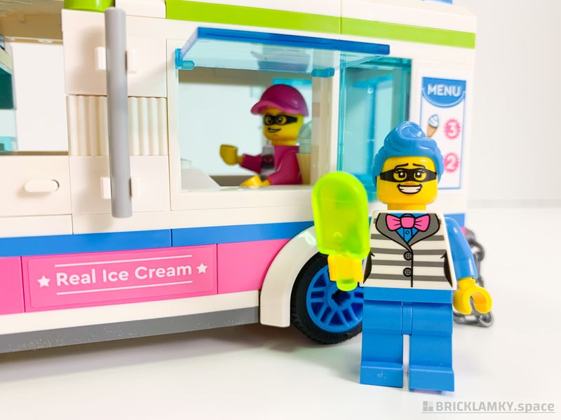 「レゴシティ 60314 アイスクリームトラックを追え」のアイスクリーム屋さん