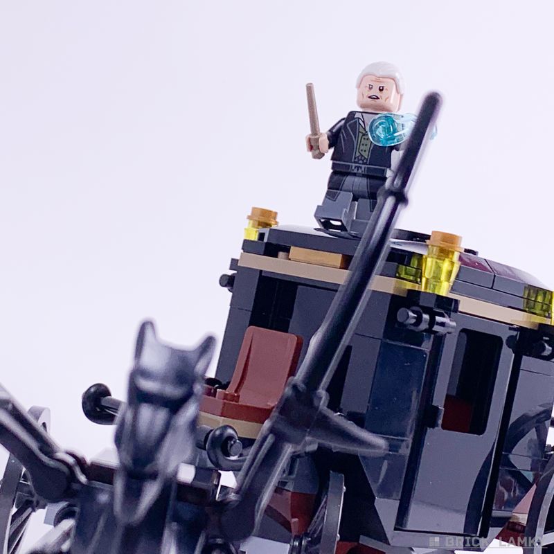 「レゴ グリンデルバルドの脱走（75951）」の馬車の上に乗るグリンデルバルド