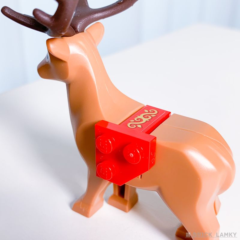 「レゴ サンタのそり 40499」のトナカイの赤い鞍
