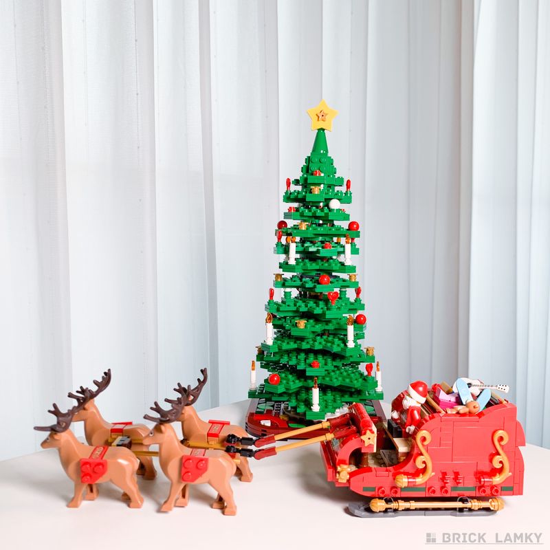 「レゴ クリスマスツリー 40573」の大サイズとサンタのそり