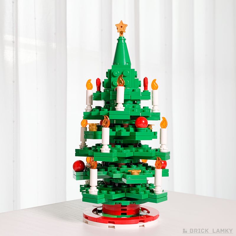 「レゴ クリスマスツリー 40573」の小サイズのツリー