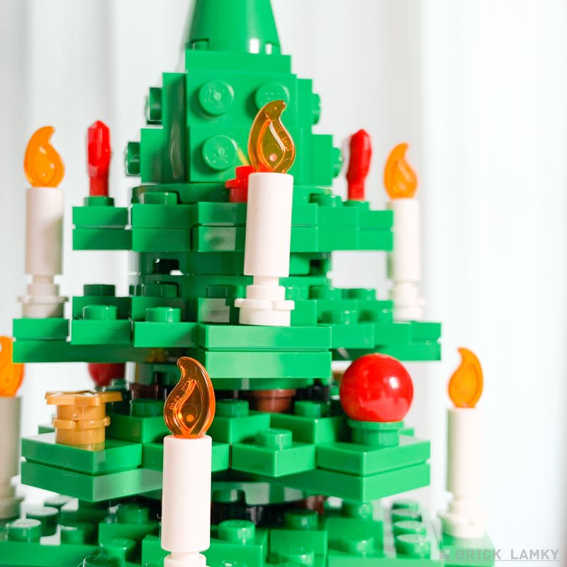 「レゴ クリスマスツリー 40573」の小サイズのツリーのオーナメント