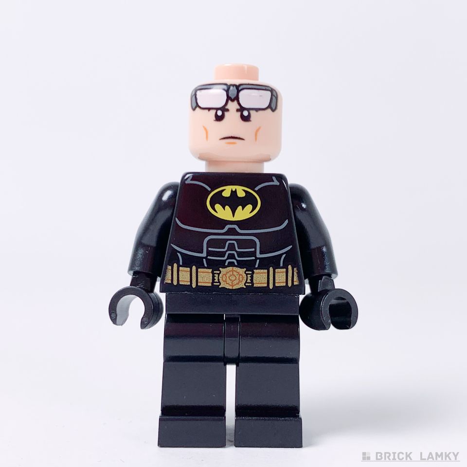 レゴ DC バットマン1992（30653）のバットマンのミニフィグ（真顔）