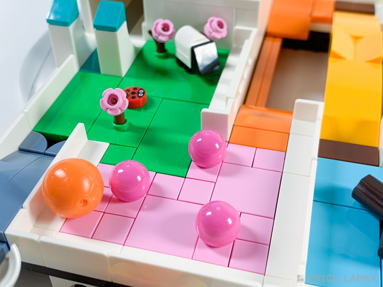 レゴ 魔法の迷路（40596）のピンクのバルーンコーナー