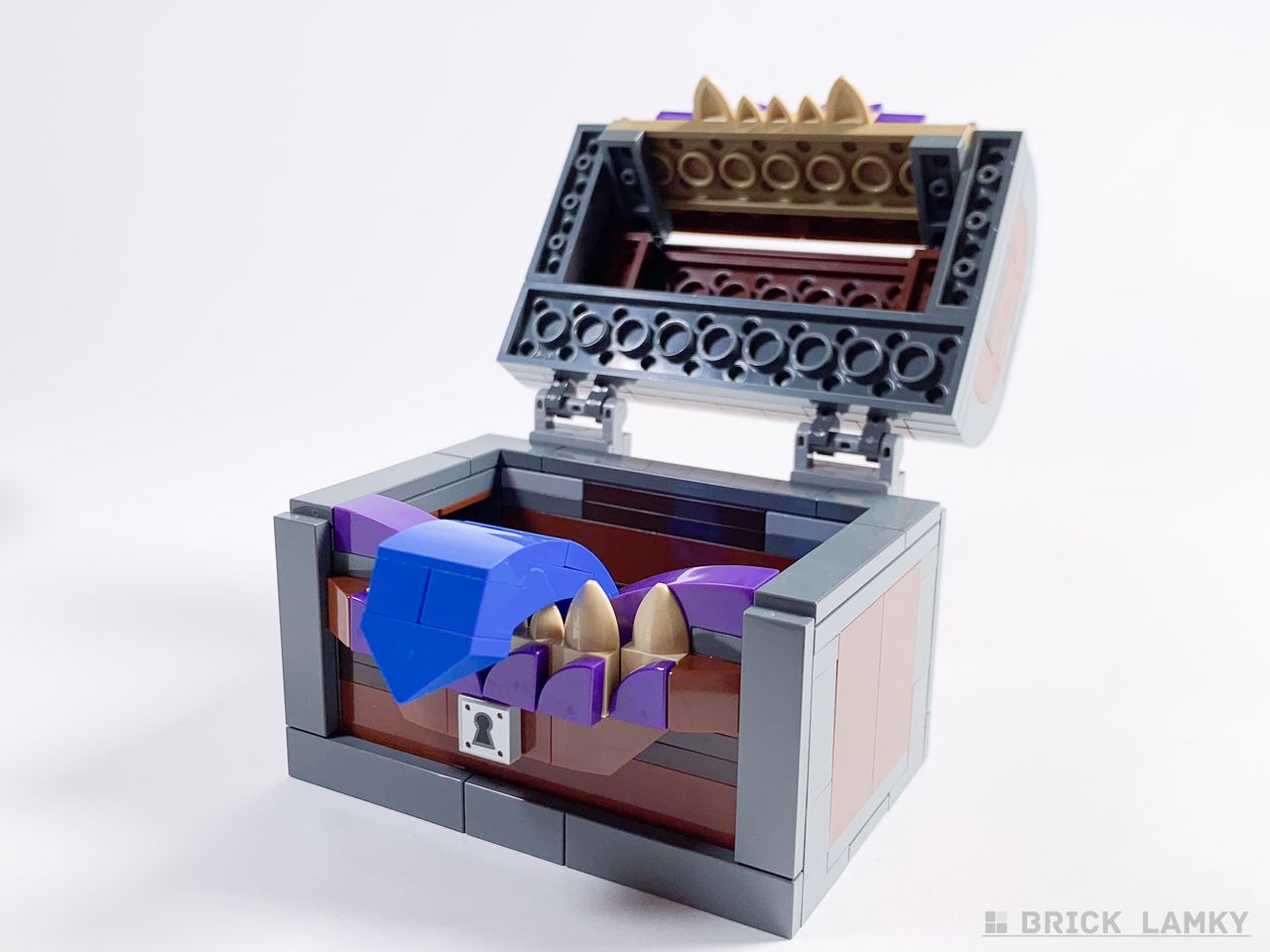 レゴ ミミックのダイスボックス（5008325）のフタを開いたところ