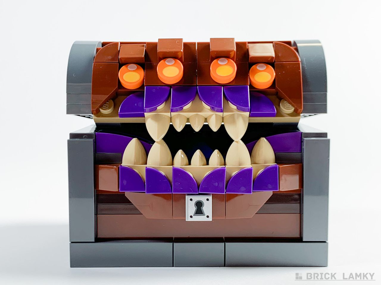 レゴ ミミックのダイスボックス（5008325）の舌をしまった状態の正面