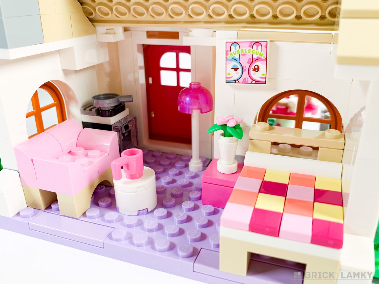 レゴ どうぶつの森「タヌキ商店とブーケの家（77050）」のブーケの家の中