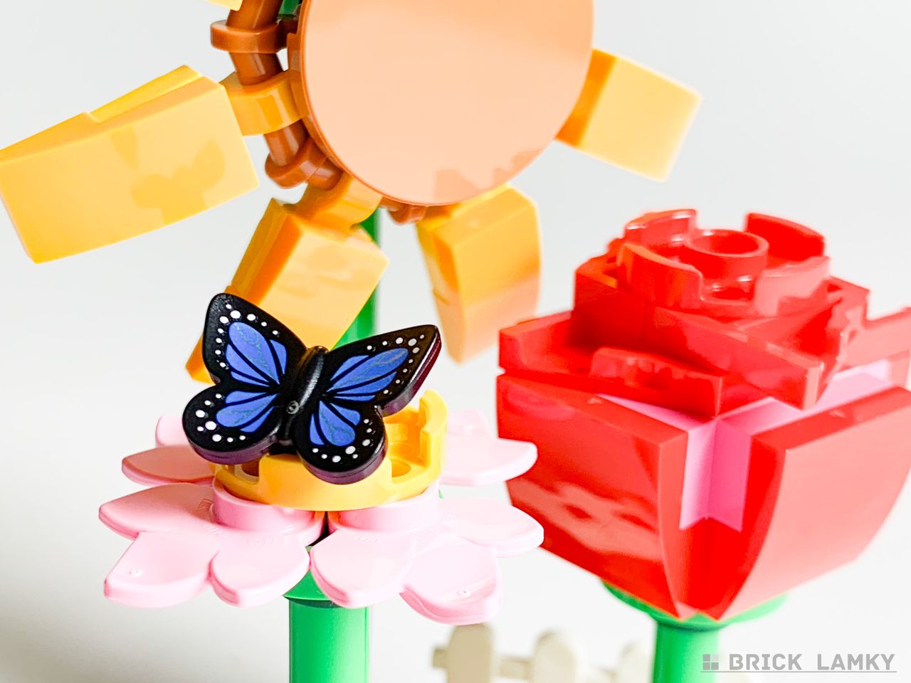 レゴ フレンズ フラワーガーデン（30659）の蝶