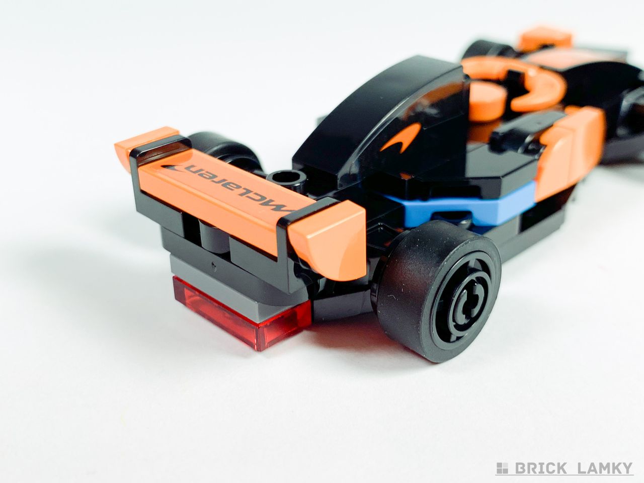 レゴ スピードチャンピオンズ マクラーレン フォミュラ 1 カー（30683）のテールランプ